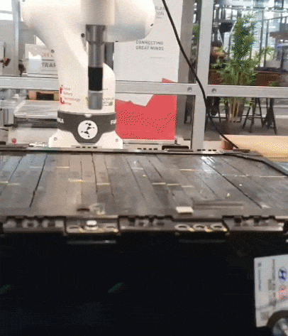 Real robot unscrewing demo